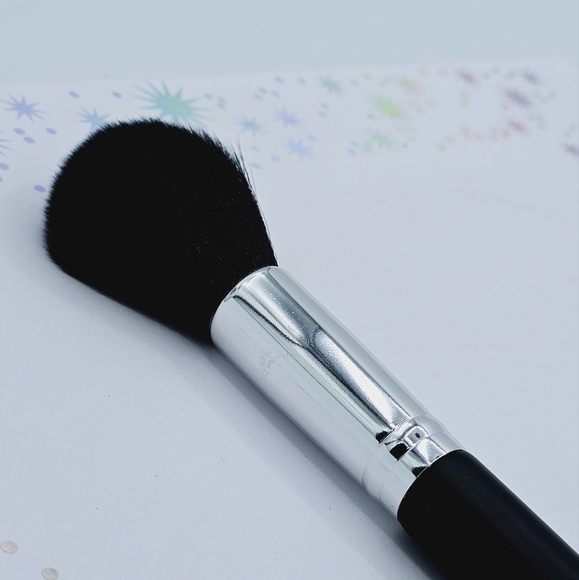 Aesthetica P12 Powder Makeup Brush - Picture 4 of 7
